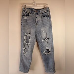 American Eagle Outfitters Light Blue Distressed Boyfriend Jeans